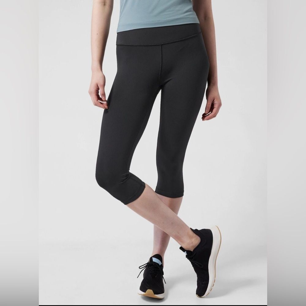 Athleta  Accelerate Crop. Black. Large. Gently worn